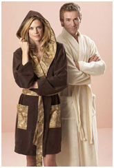 Махровые халаты - короткий коричневый и длинный цвета слоновой кости