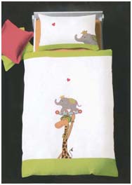 Детское постельное белье Жираф играет со слоненком