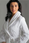 Махровый халат белый с вышивкой
