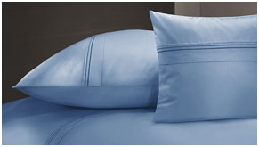 Однотонное постельное белье из сатина голубого цвета